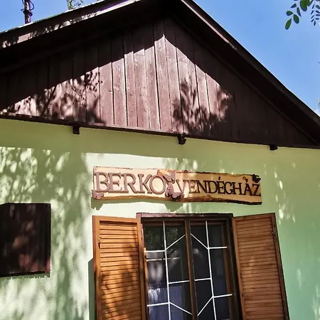 Berko Vendeghaz Apartament Rakoczifalva